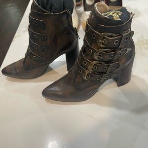 Brand New Freebird Jayden Size 9 Distressed Black